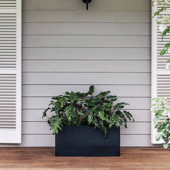 Garden pot for outdoors