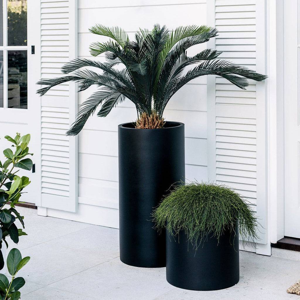 Black lightweight garden pots