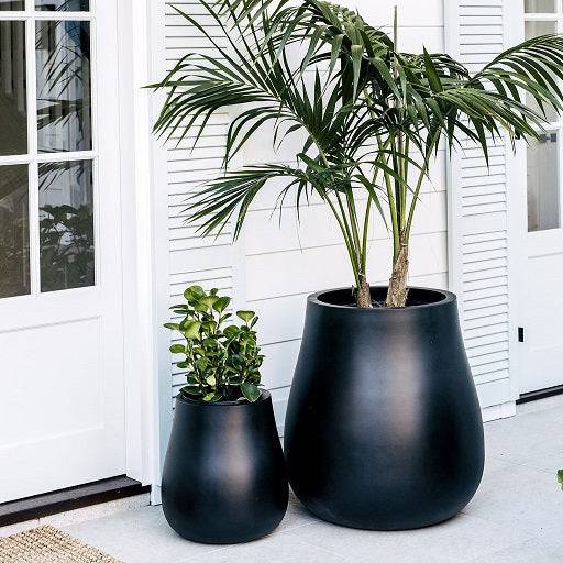 Black lightweight planters