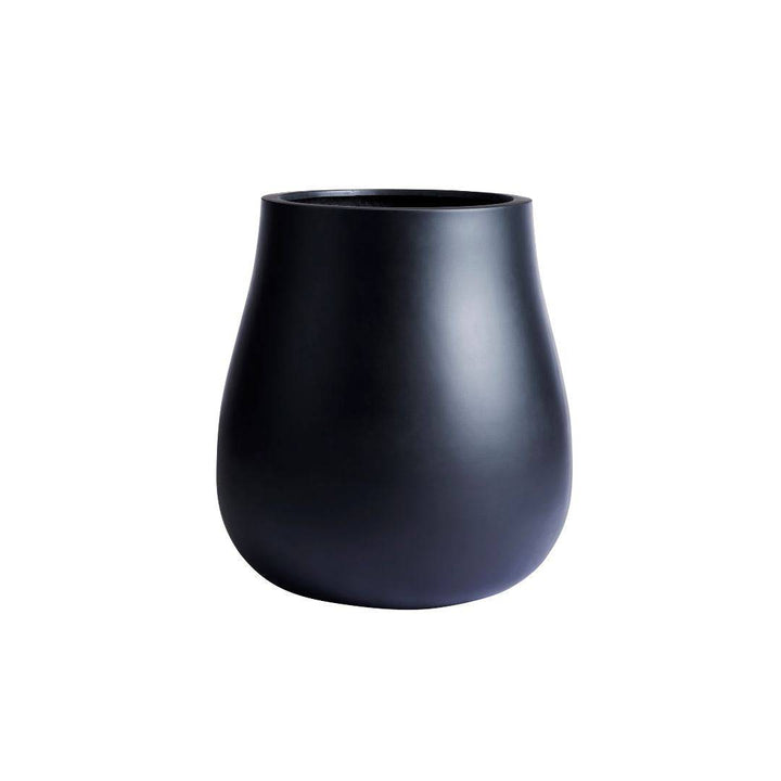 Black pot planter